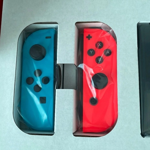 New Nintendo Switch 32GB Console - Picture 6 of 10